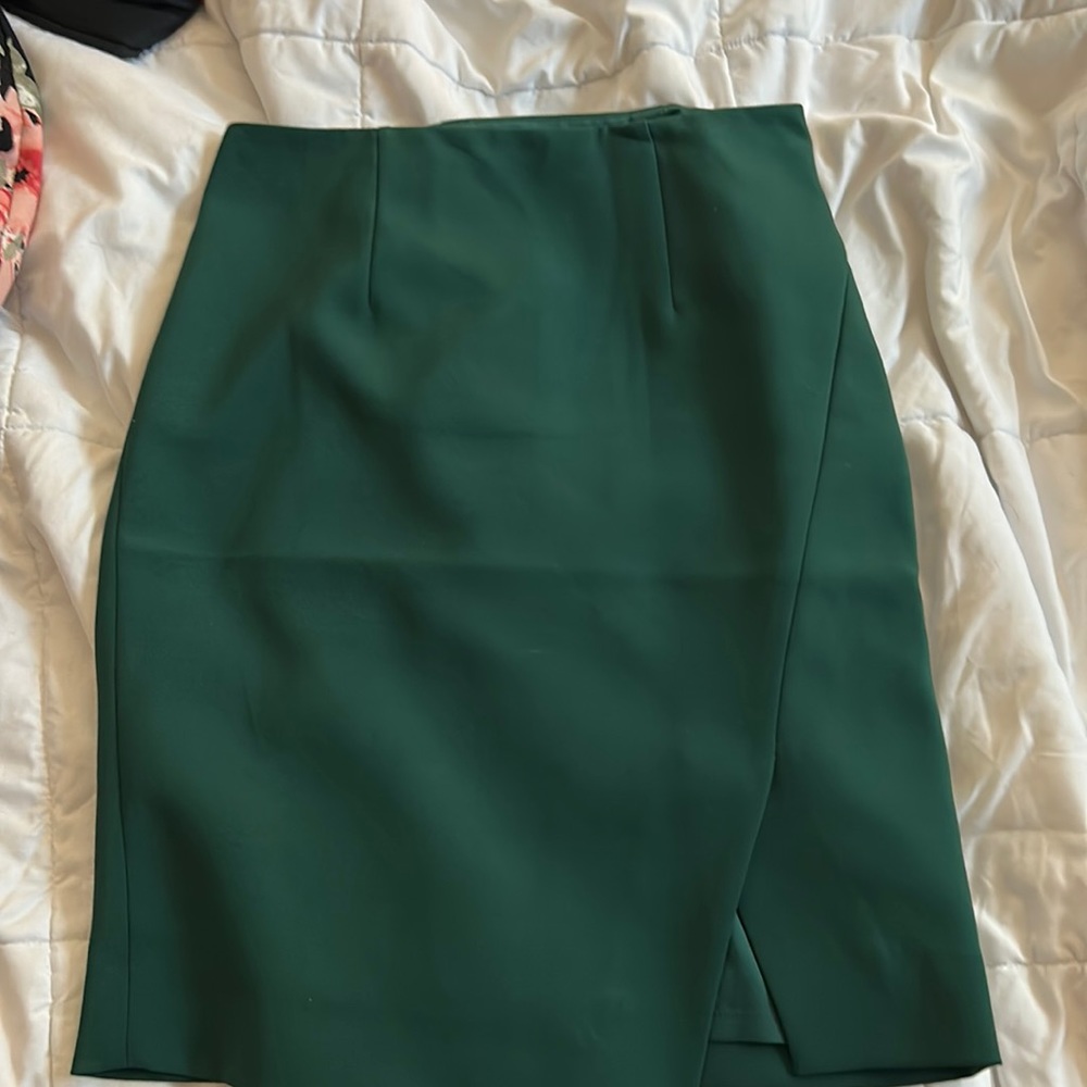 White House black market green pencil skirt
